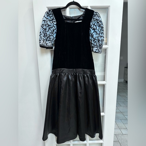 Southeastern Dresses & Skirts - Vintage Southeastern 80’s Black Velvet Puff Sleeve Prom Gown Gothic Dress Size 2